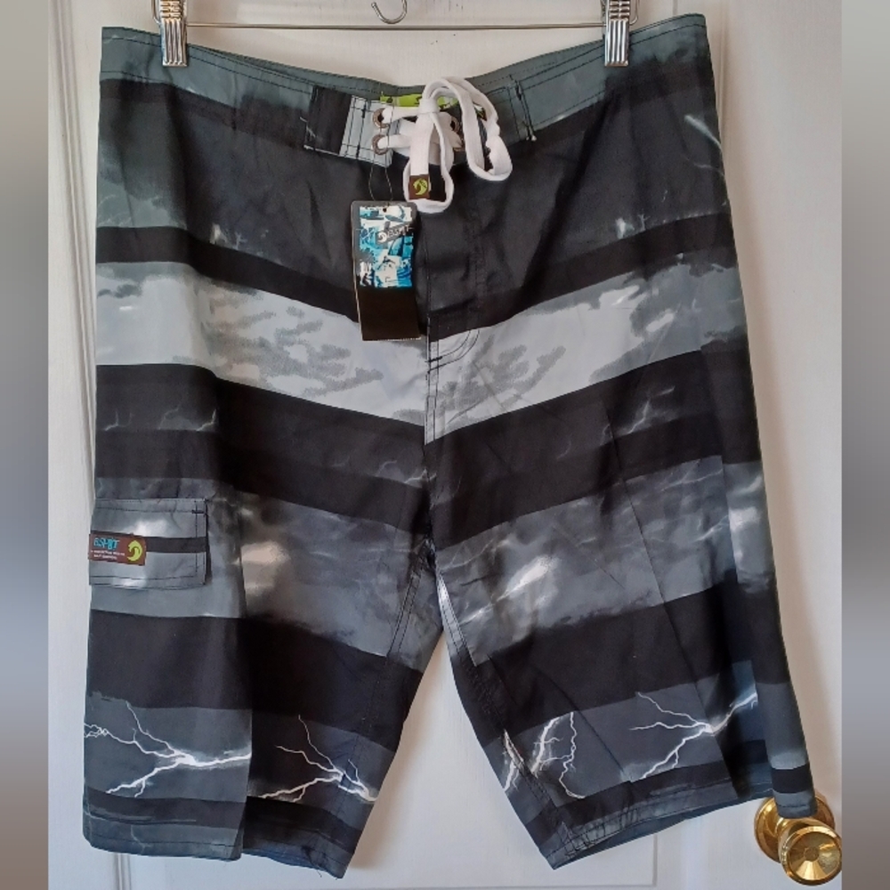 NEW W/TAGS B.SPLIT (BANANASPLITUSA.COM) BOARD SHORTS XXL BLACK/GREY LIGHTNING